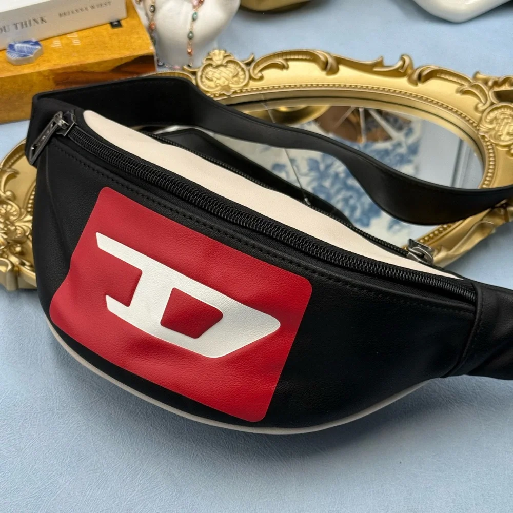 🆕 DIESEL 🧿 NWOT Faux Leather KOINBE Bum Bag with Contrasting Logo, Navy & Red